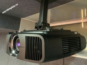 Combo máy chiếu Epson LS12000 + màn hình 200 inch